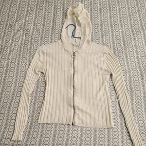 No Boundaries white, hooded top.  Juniors S(3/5)